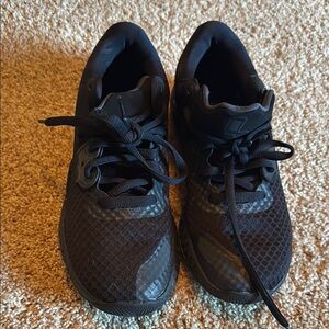 Men's Black Athletic Shoes